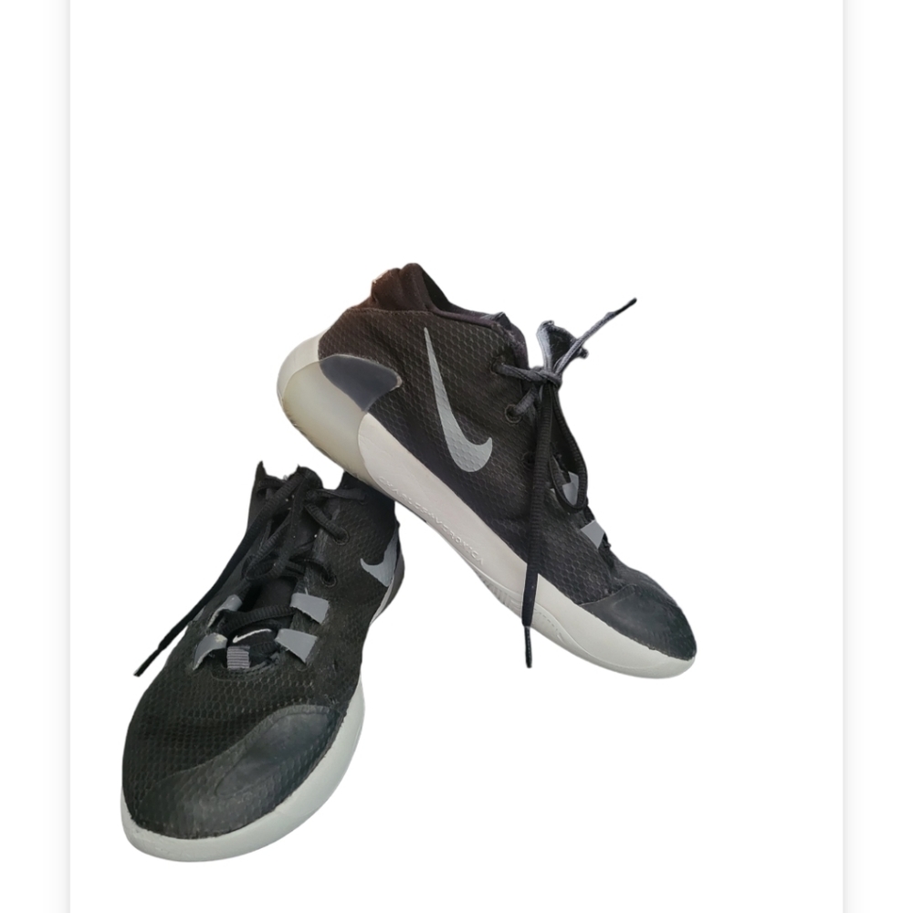 Nike Charles + Veronica Youth Sneakers, Size 6.5Y